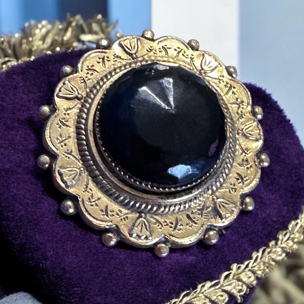 Freirich Vintage Large Black Glass Stone Brooch Signed Victorian Revival